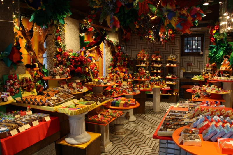 ecommerce-ST AUBAN-min_candy_store_chocolate_shop_chocolate_switzerland-393515